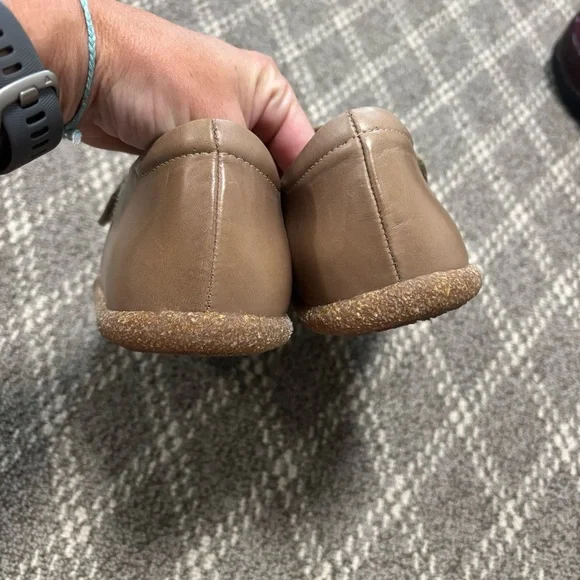 Taos Footwear the Ultimate Leather Mary Jane Mushroom size 38 7/7.5 - Picture 6 of 7